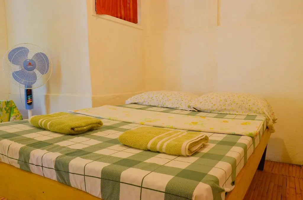 ** Kemp Campground To Bougainvillea Paradise Camp And Hostel Dauis Filipíny